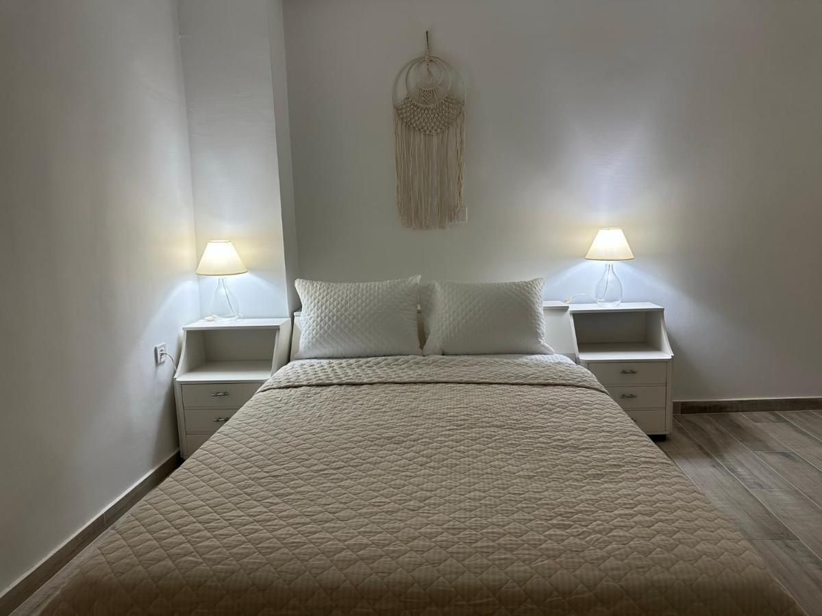 Piraiki Coastal Accommodation Пирей Экстерьер фото