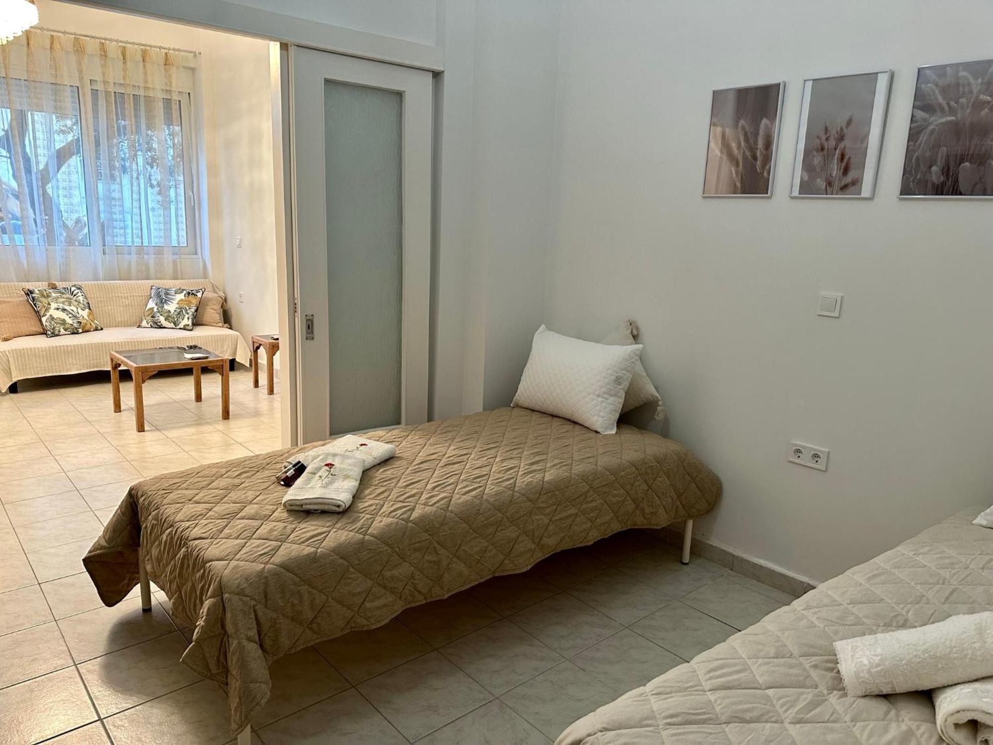 Piraiki Coastal Accommodation Пирей Экстерьер фото